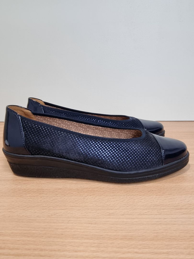 Gabor Navy Blue Flat Patent Toe Shoes - Size 5