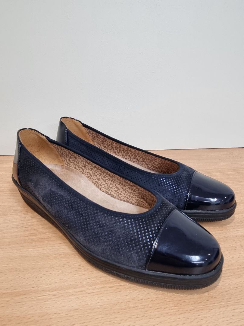 Gabor Navy Blue Flat Patent Toe Shoes - Size 5