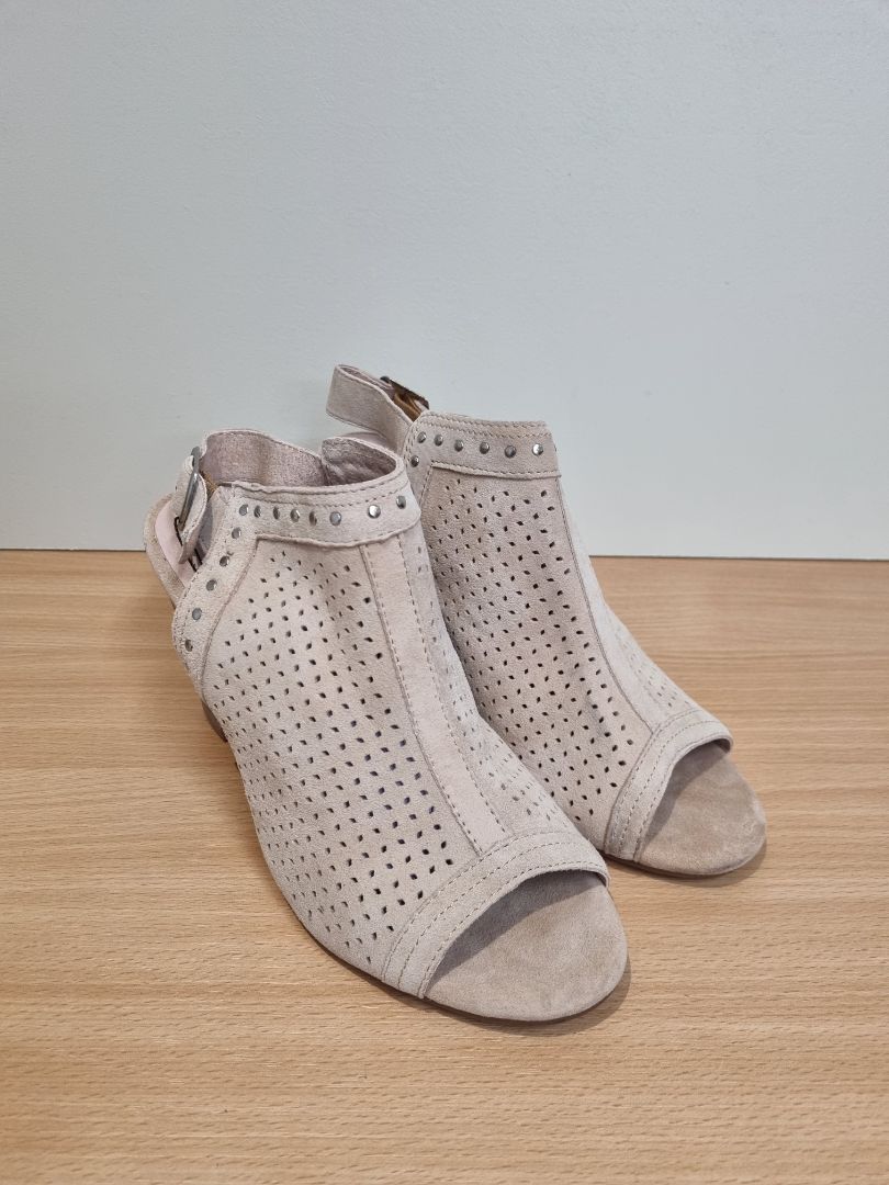 Carmela Black Shoes - Size 6 / 39