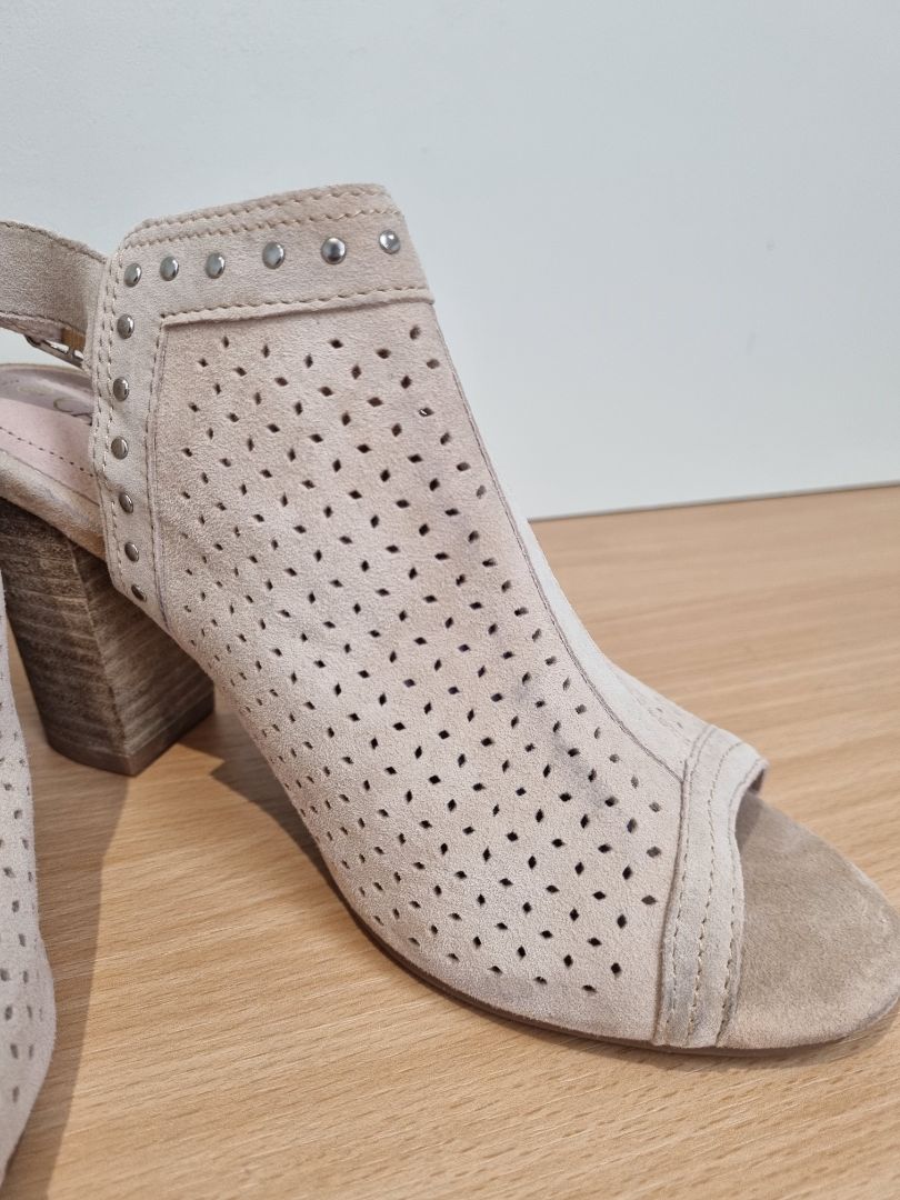 Carmela Black Shoes - Size 6 / 39