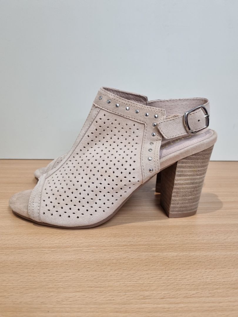 Carmela Black Shoes - Size 6 / 39