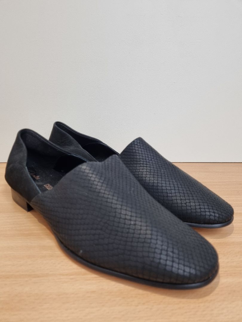 Clarks Black Flat Shoes - Size 7
