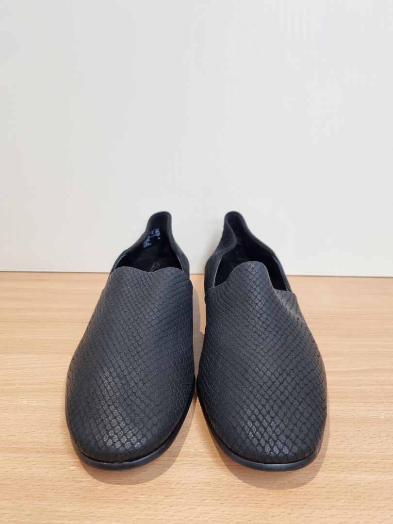 Clarks Black Flat Shoes - Size 7