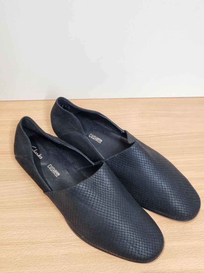 Clarks Black Flat Shoes - Size 7