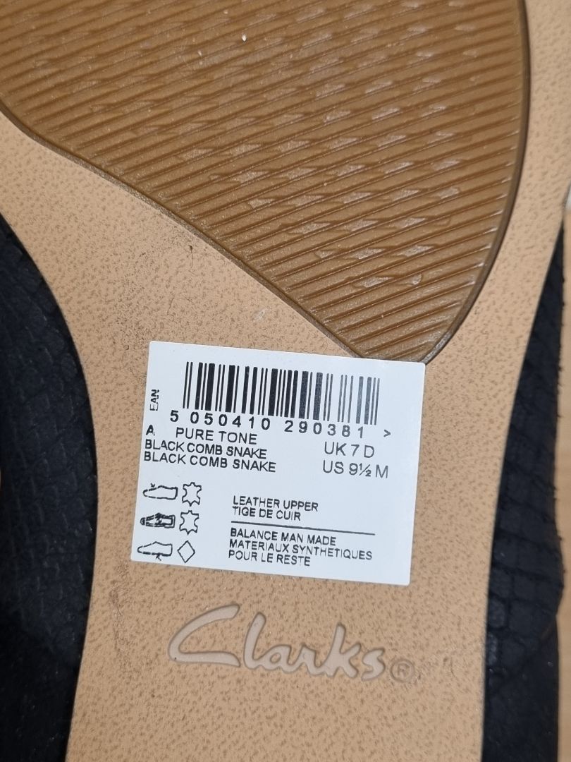 Clarks Black Flat Shoes - Size 7