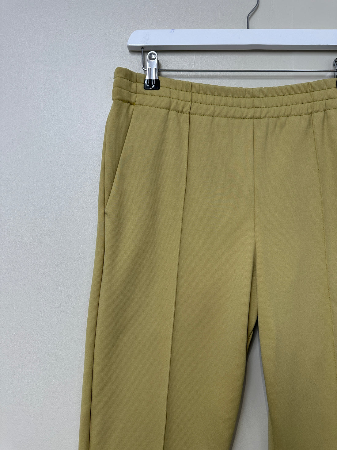 Joseph Pistachio Green Pleated Joggers - Size 10