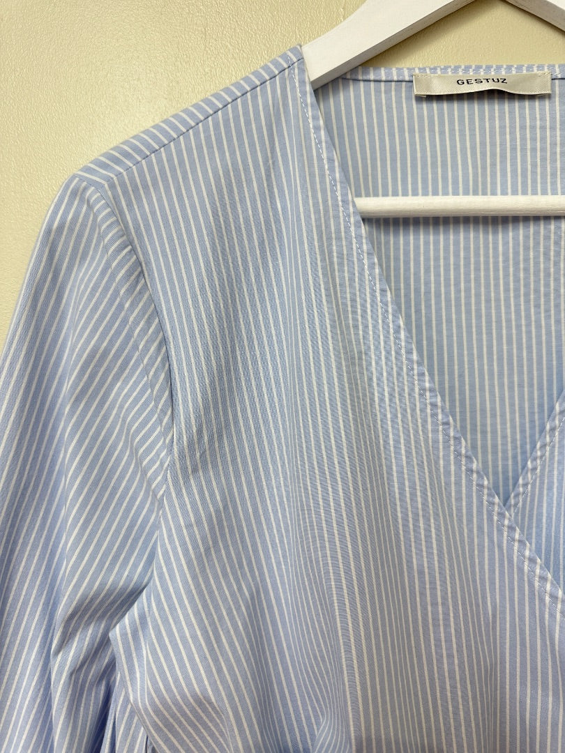Gustuz Blue Wrap Flared Sleeve Shirt - Size 10